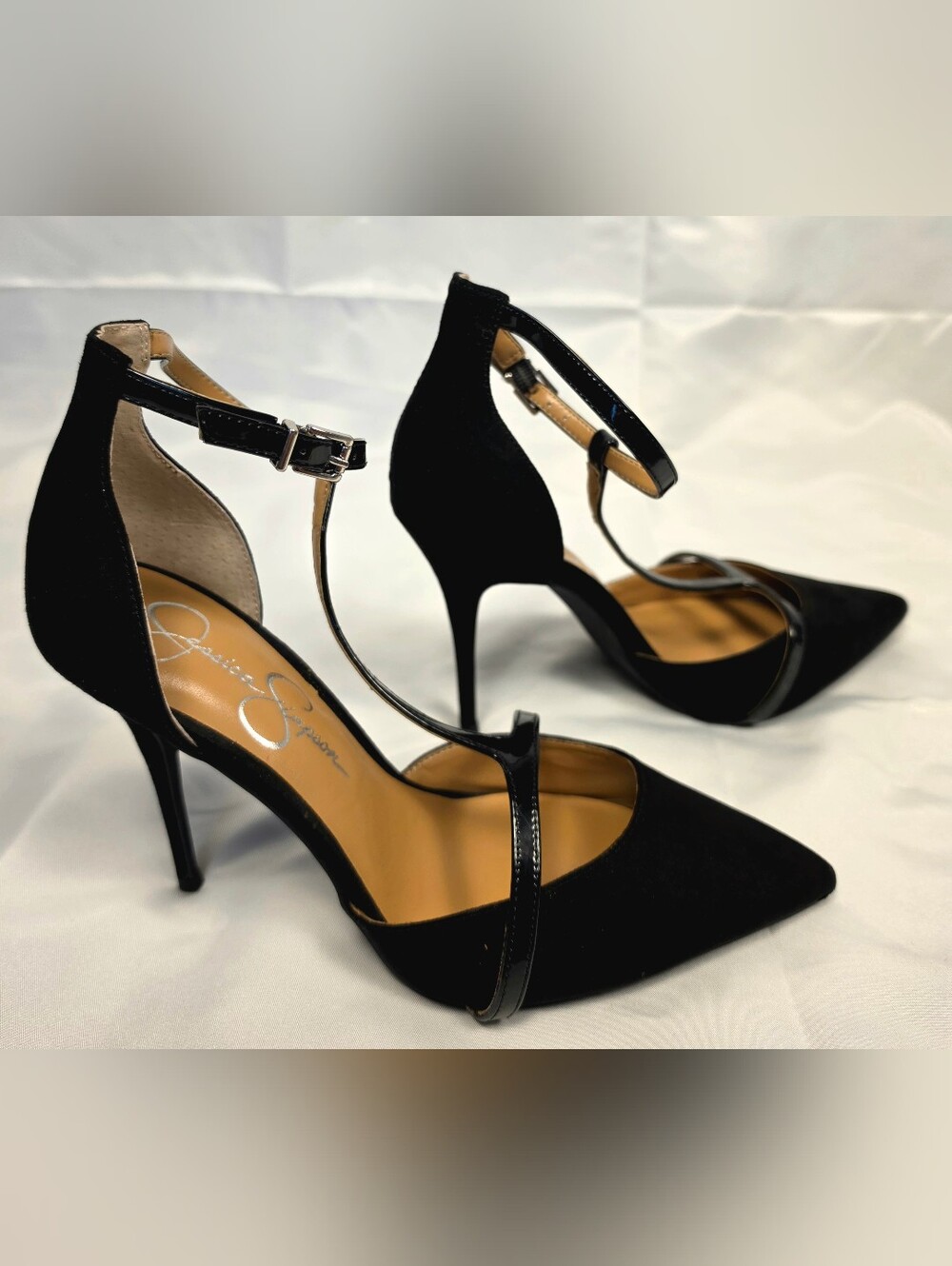 Jessica Simpson Women's Black T-Strap Pointed Toe Heels